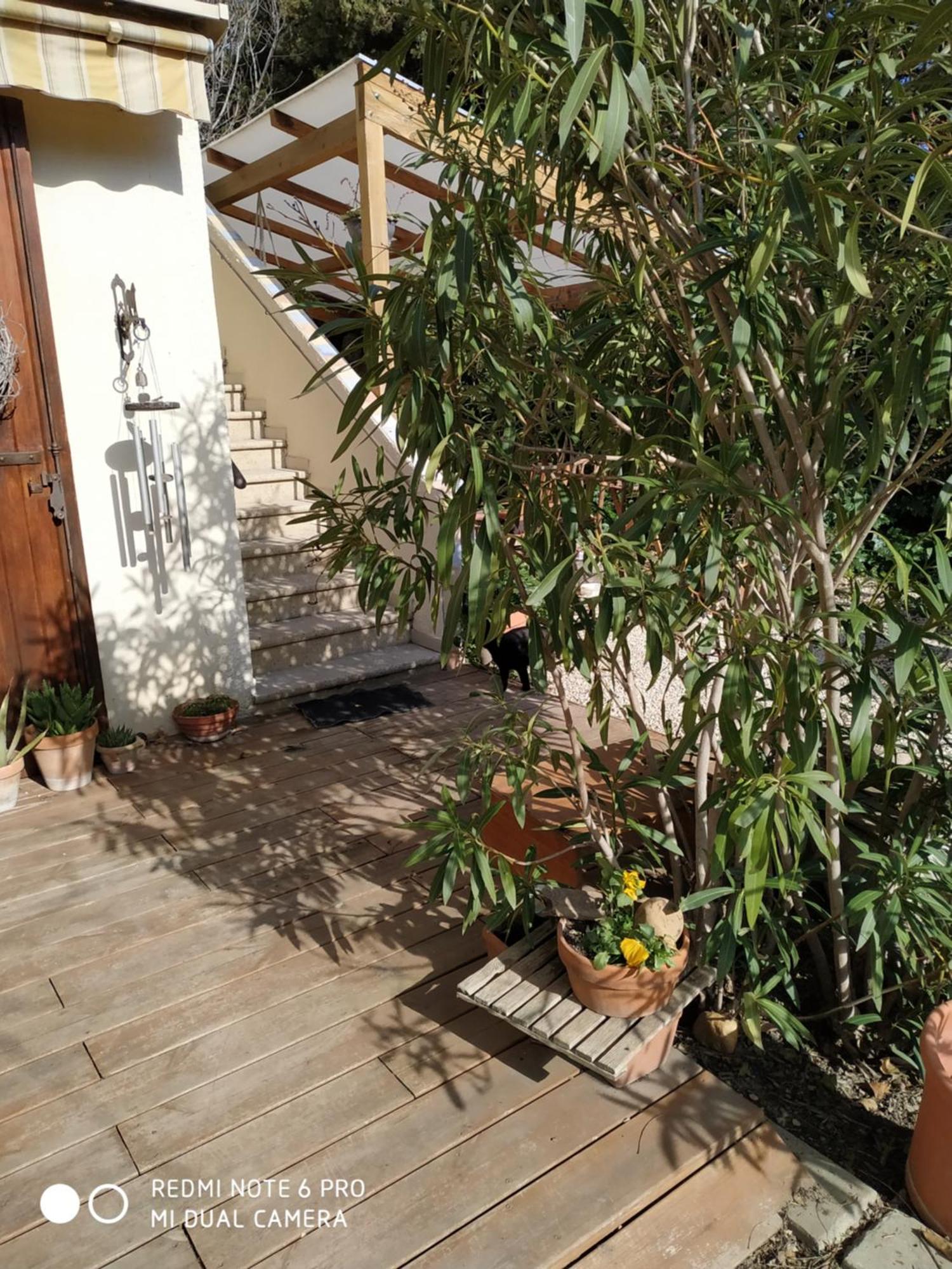 En Ville Avec Un Air De Campagne Arles Bagian luar foto