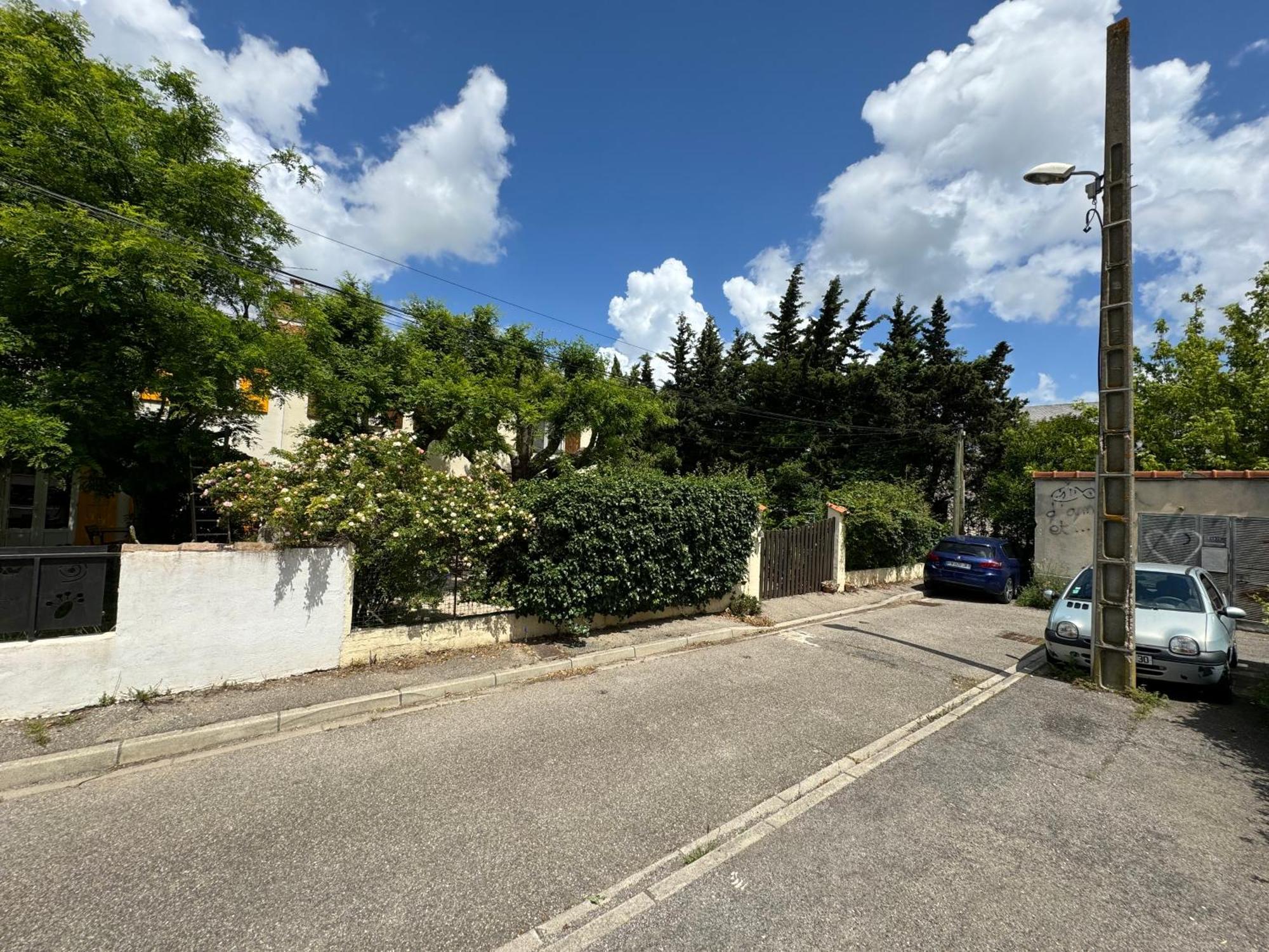En Ville Avec Un Air De Campagne Arles Bagian luar foto
